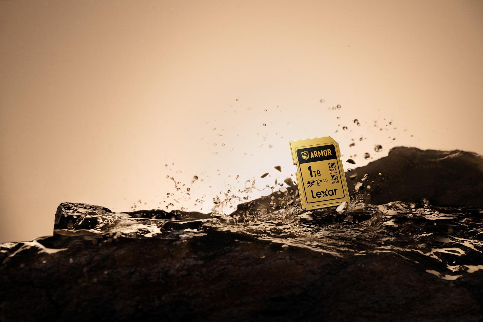 Lexar ARMOR Gold Card de Memorie SDXC UHS-II 128GB – Oțel Inoxidabil IP68, V60, R280/W205 MB/s