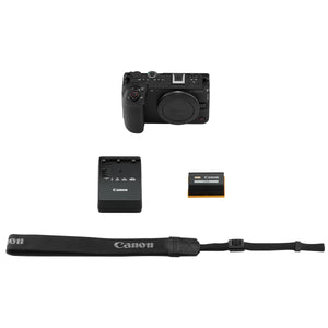 Pachet cu accesoriile incluse pentru aparatul foto mirrorless Canon EOS R6V pe fundal alb, conținând corpul aparatului cu capac de protecție, încărcătorul, un acumulator și cureaua de umăr de culoare neagră.