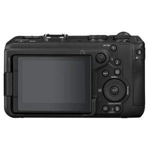 Vedere din spate a aparatului foto mirrorless Canon EOS R6V pe fundal alb, prezentând ecranul LCD închis, butoanele de control, joystick-ul și rotița de selectare.