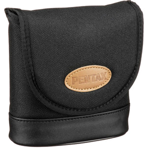 Husă neagră din textil și piele pentru protecția și transportul binoclului Pentax AD 9x28 WP