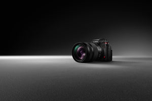 Panasonic Lumix S1R II Body, aparat foto profesional 44MP, filmare 8K, senzor Full Frame, montură L-Mount.