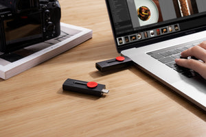 Lexar  Jumpdrive D300 Dual Type-C and Type-A Flash Drive, R130 (USB 3.2) 128GB