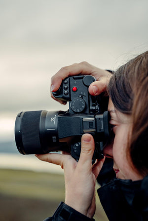 Panasonic Lumix S5IIX Kit cu obiectiv Lumix S 20-60mm, aparat foto Mirrorless Full Frame profesional pentru video și foto.