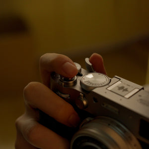 SmallRig 4566 Suport Deget si Declansator pentru Fujifilm X100VI / X100V Argintiu