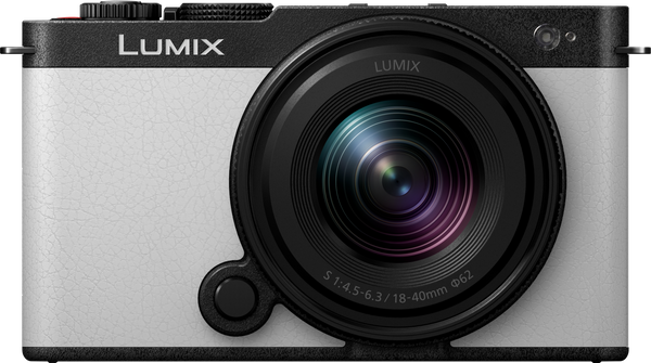 Aparat foto mirrorless Panasonic Lumix S9 de culoare alba cu finisaj din piele ecologică și obiectiv 18-40mm F4.5-6.3.
