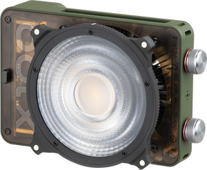 Lampa video Zhiyun MOLUS X100 RGB cu mini reflector montat, vizualizare din unghi, accesorii iluminare profesionale gphoto.ro
